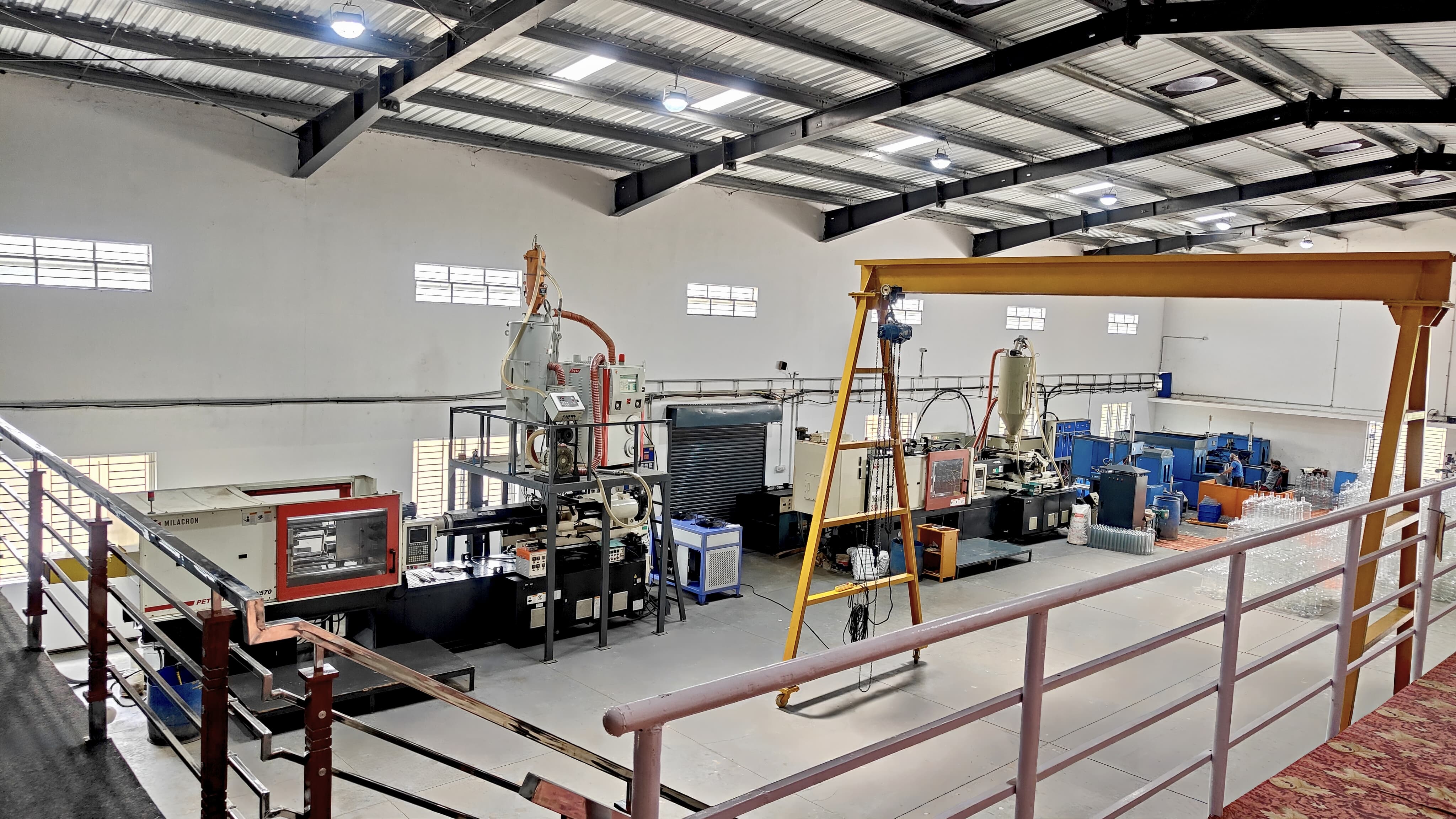 Injection and blow molding machines at Blue In Polymers